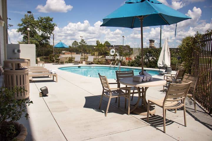 Pool 16 of 26
